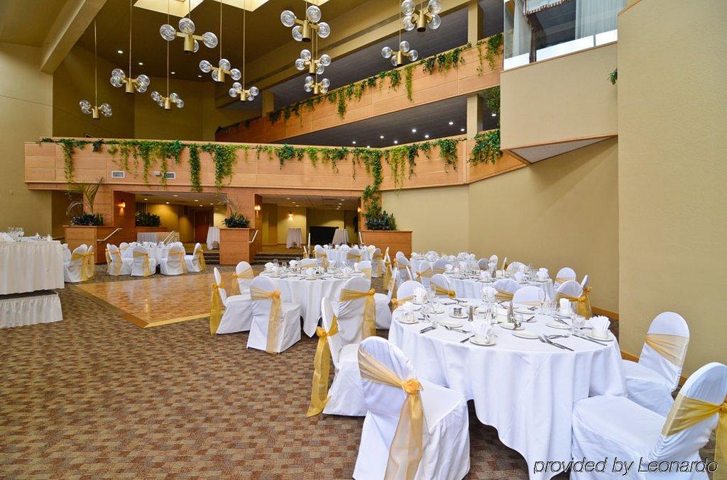 Clock Tower Resort And Conference Center - Rockford Restaurant foto