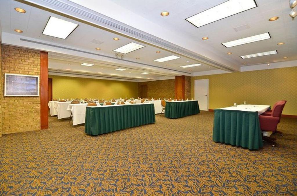 Clock Tower Resort And Conference Center - Rockford Afaceri foto